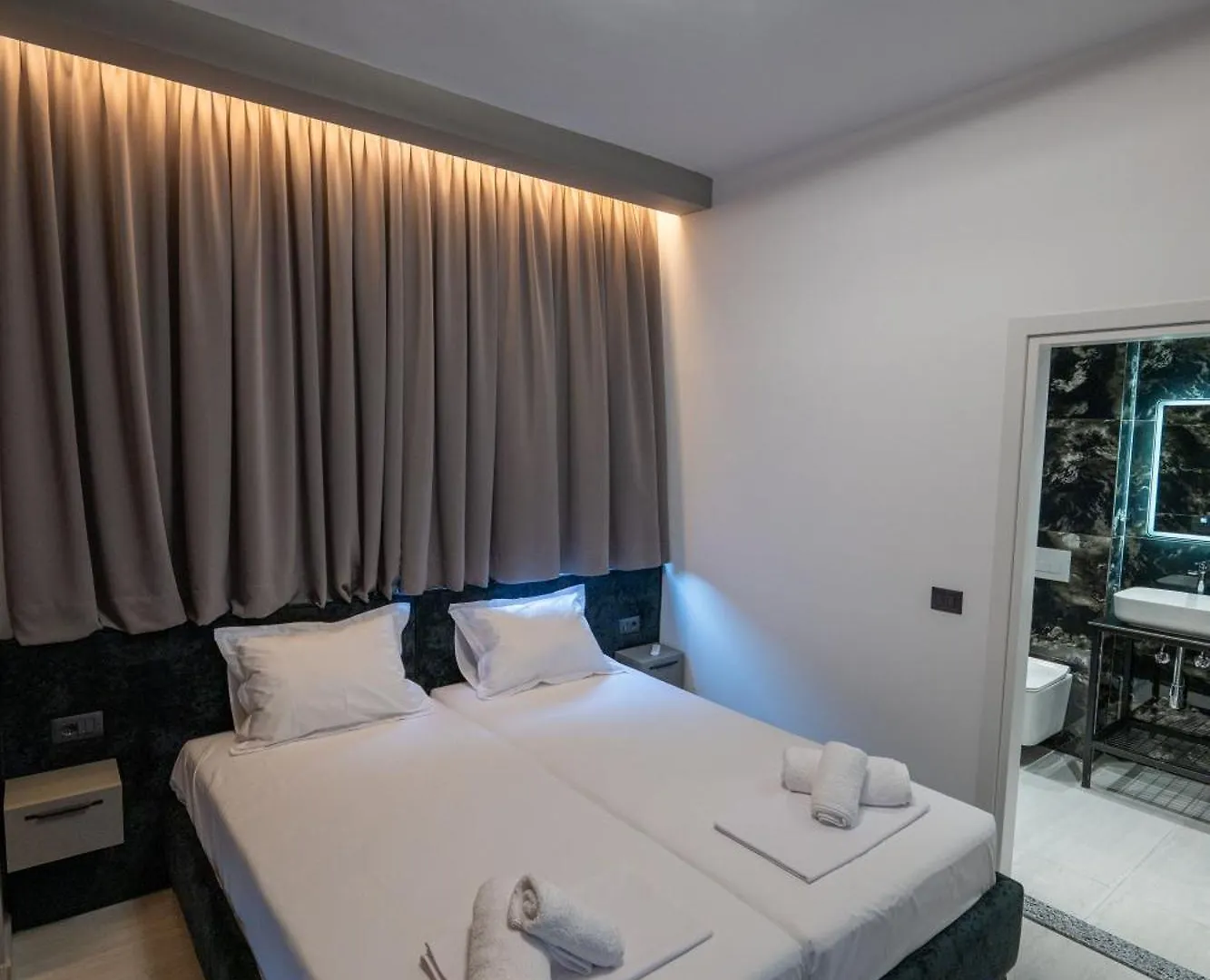 Euphoria Apartments Sarandë 0*,  Albania