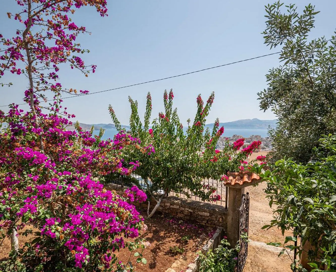 Euphoria Apartments Sarandë 0*,